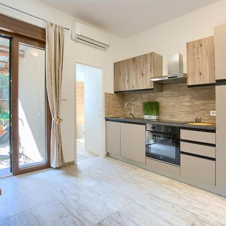Amphitheater 3+2 Modern Apartment With Terrace, Wifi, Netflix Pula Exterior foto